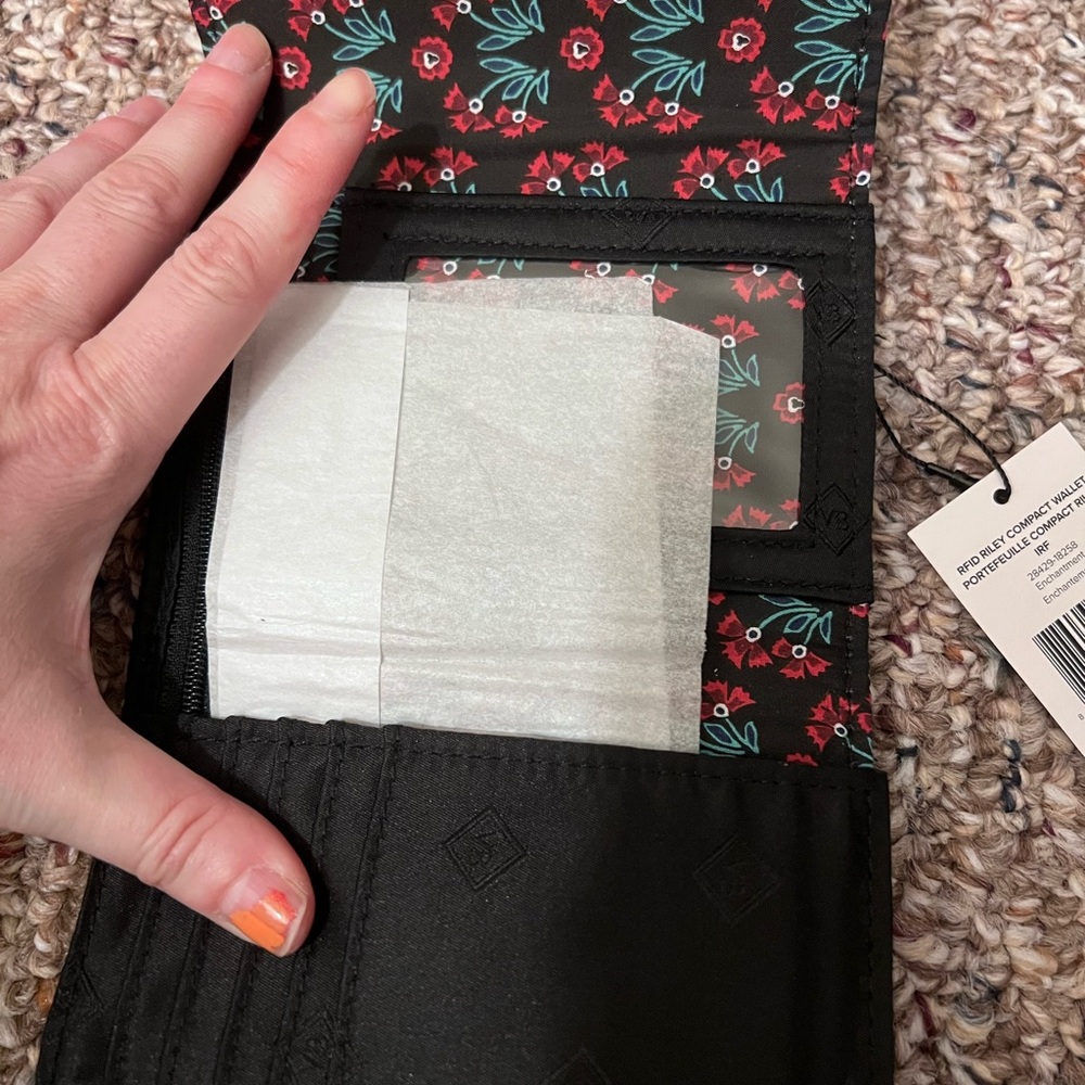 New ! Vera Bradley Rfid compact wallet - Picture 4 of 8